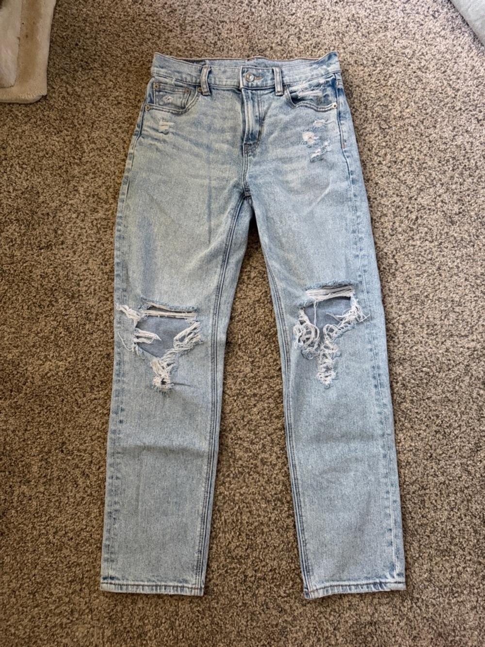 American Eagle Light Washed Super High-Rise Ankle Straight Leg Jeans